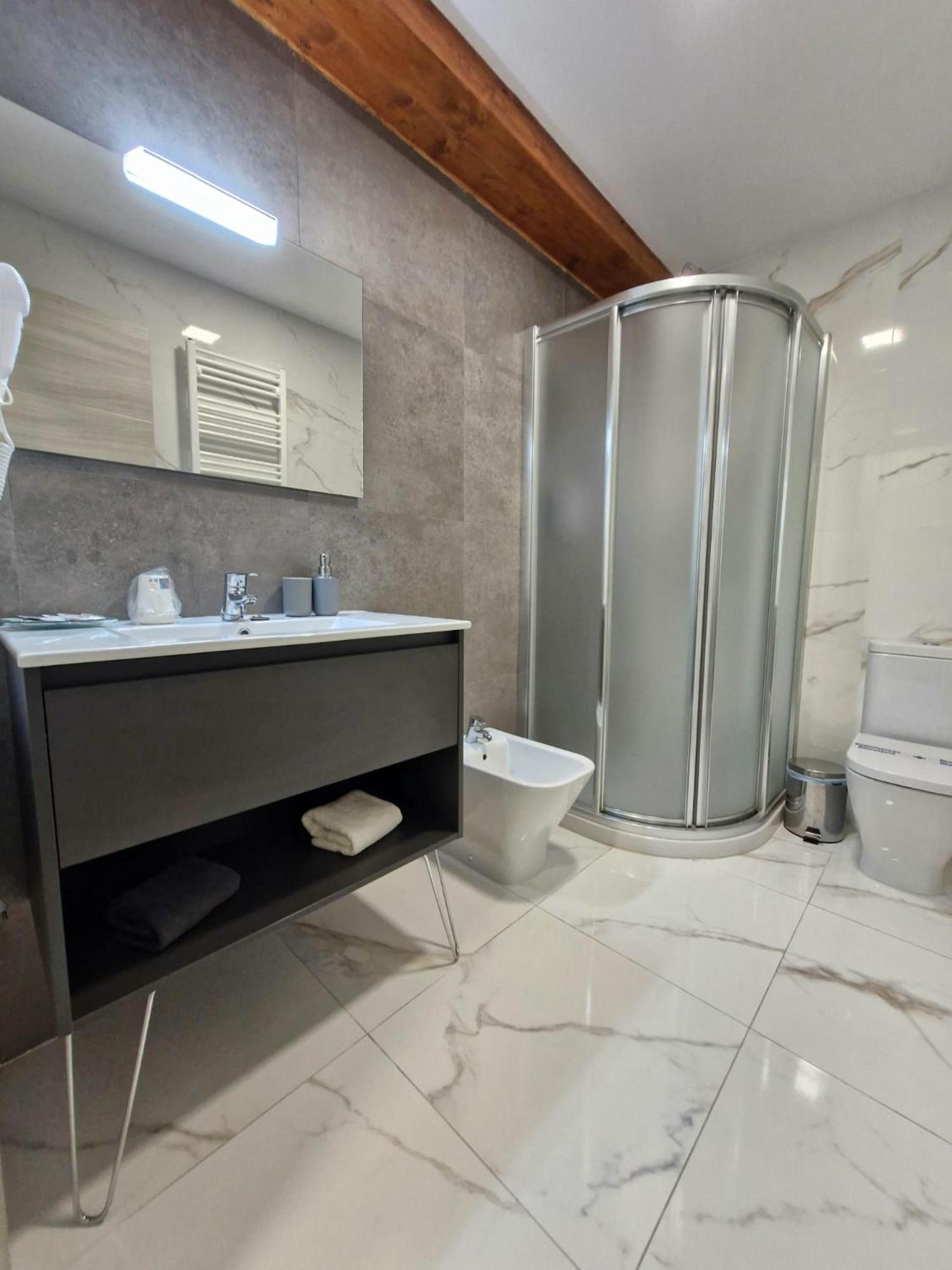 Feeling Home - Suites&Rooms Леон Екстер'єр фото